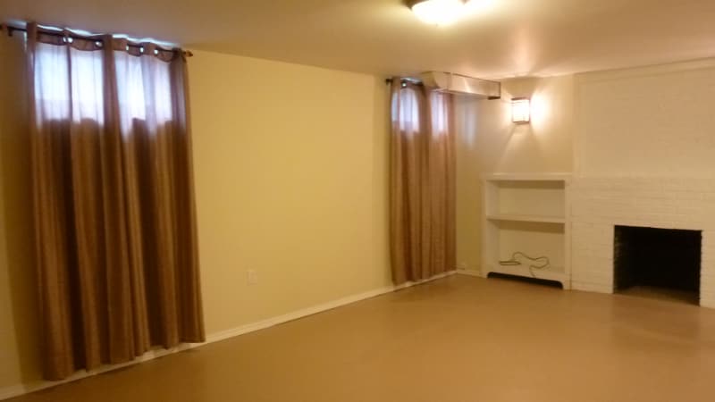 Building Photo - 719 E 35th Ave