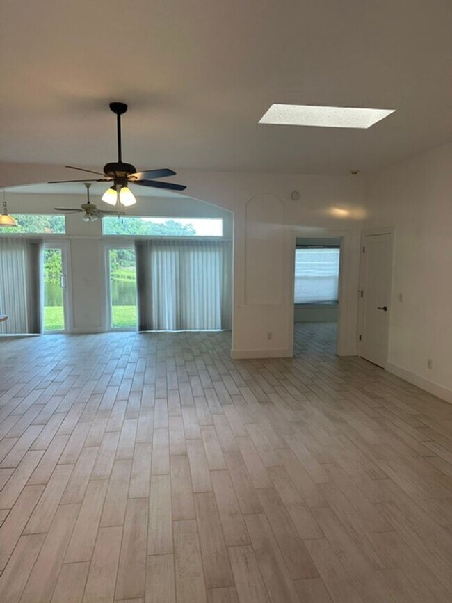 Building Photo - 105 Oceans Edge Dr