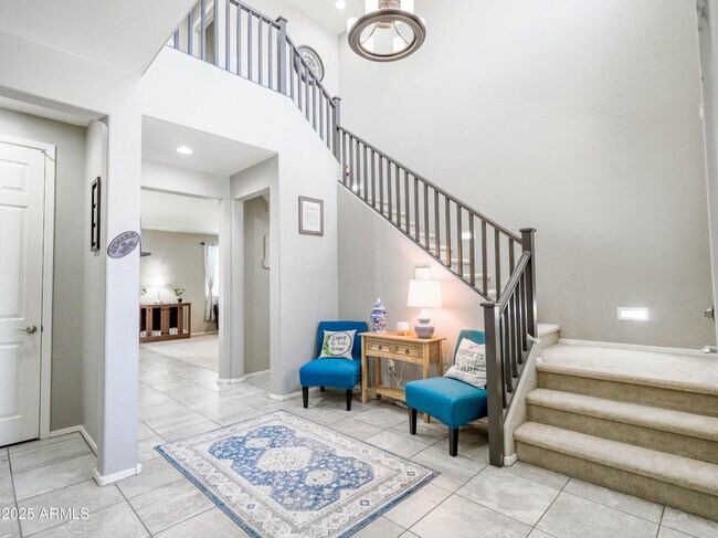 Building Photo - 761 W Desert Hollow Dr
