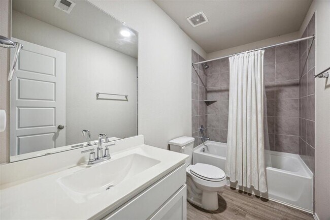 Building Photo - 6414 Fiddlewood Thicket Ln