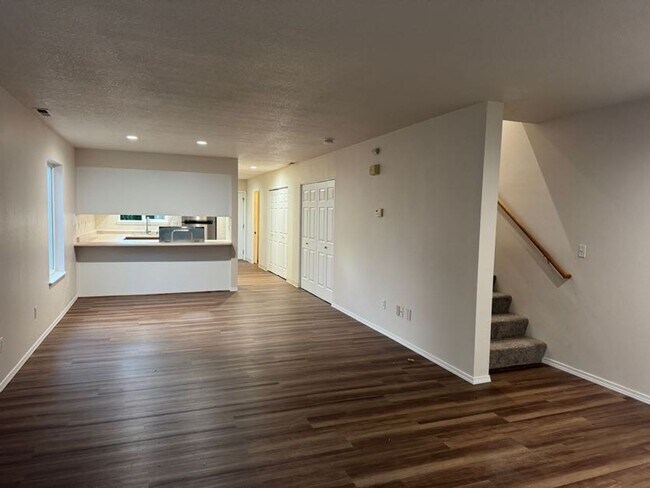Building Photo - Stunning 2 Bed, 2.5 Bath Townhouse — Fully Renovated!