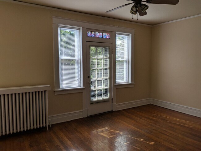 Building Photo - 118 S Colonial Ave