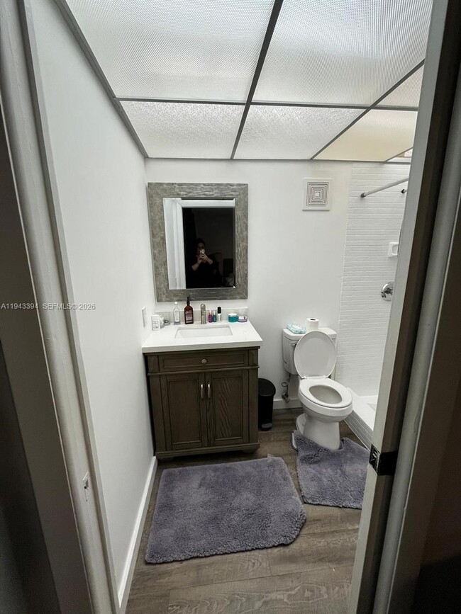 Building Photo - 8005 SW 107th Ave