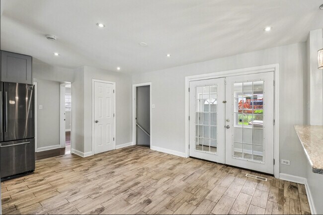 Building Photo - 840 W Arquilla Dr