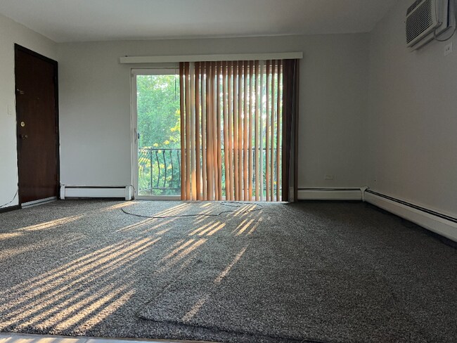 Building Photo - 14631 Lamon Ave