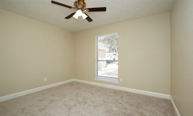 Building Photo - 6940 Foxmont Ln