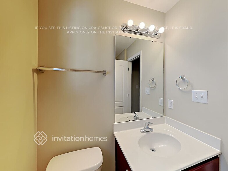 Building Photo - 1330 Cadre Cir