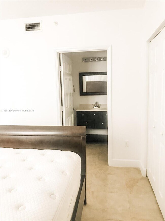 Building Photo - 50 Menores Ave
