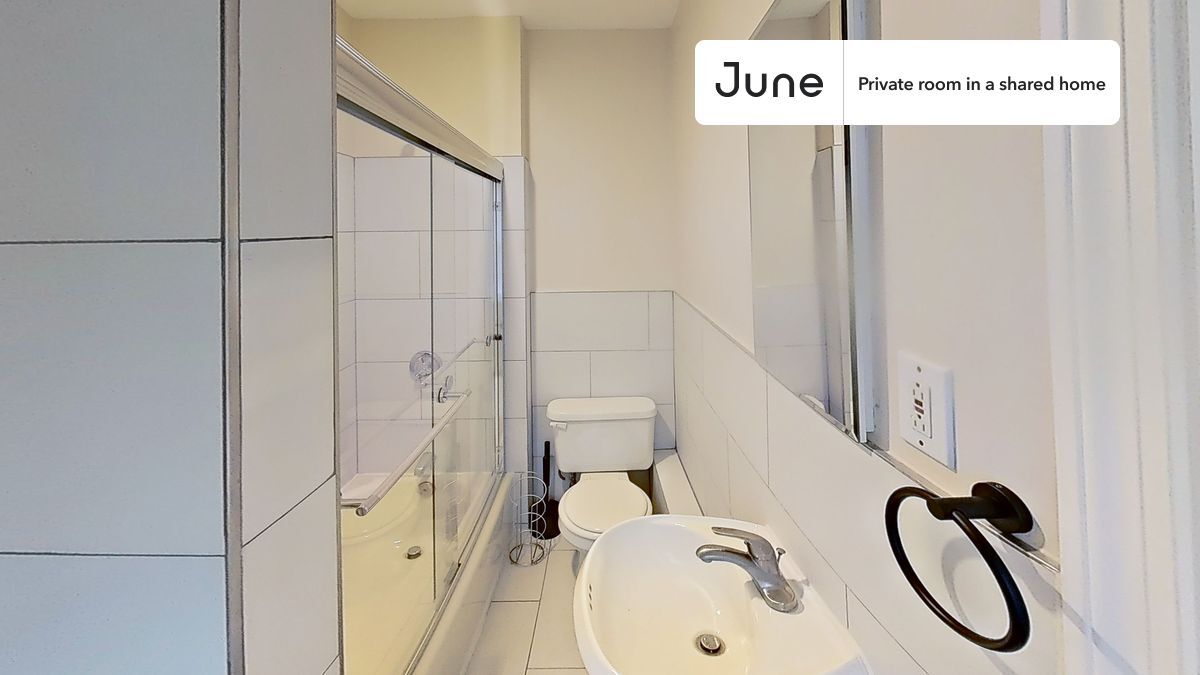 Building Photo - Room in Shared 4 bed/2 bath home