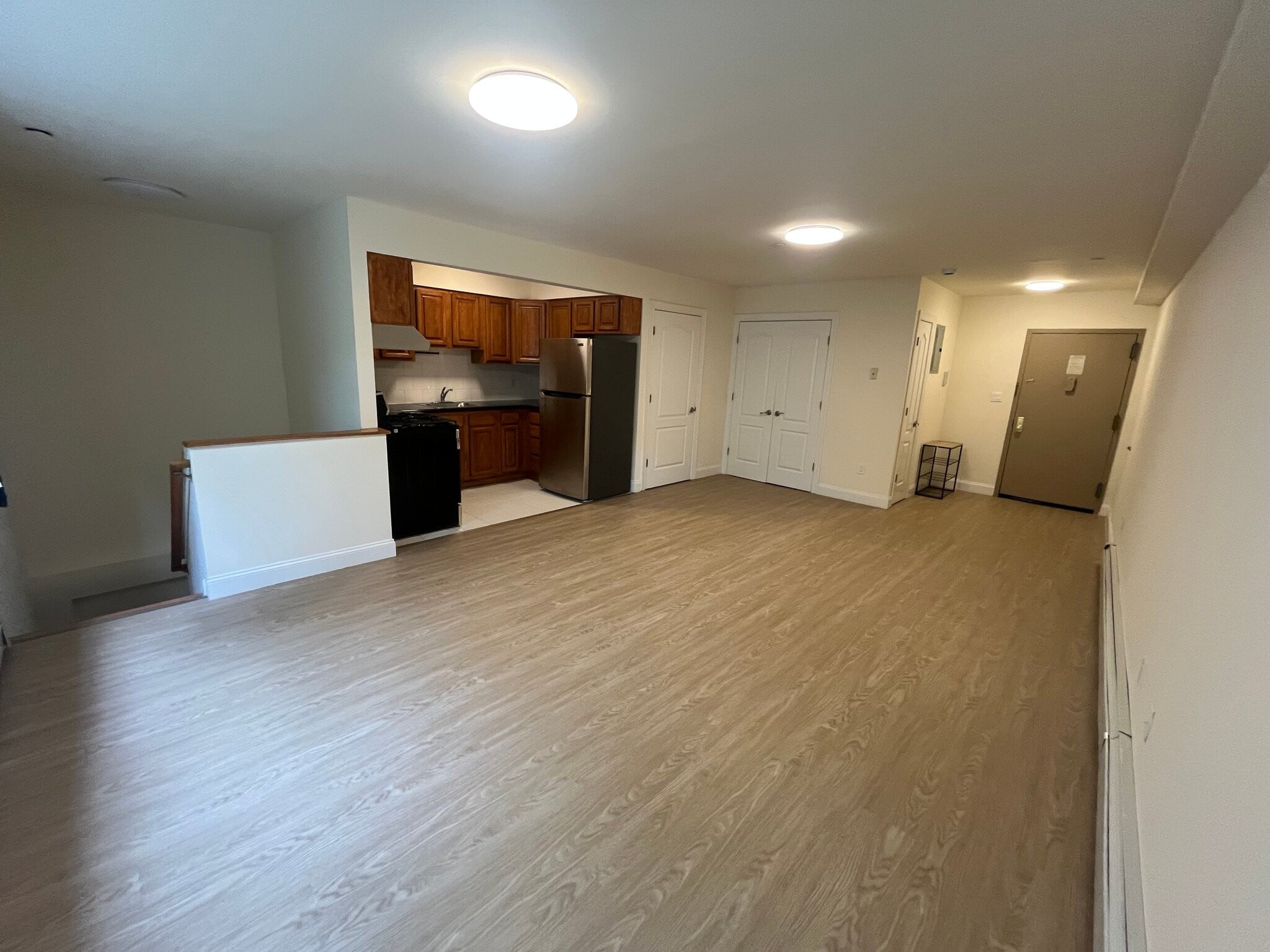 Building Photo - 141-35 Pershing Crescent