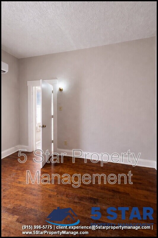 Building Photo - 1114 El Paso St