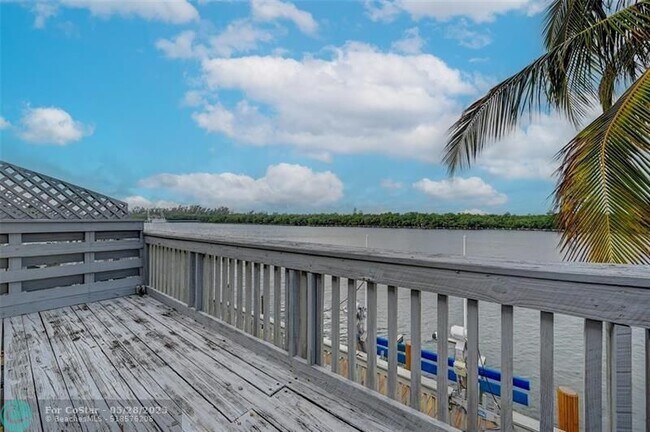 Building Photo - 1800 N Ocean Dr