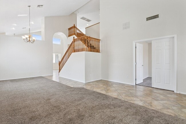 Building Photo - 5 bedroom