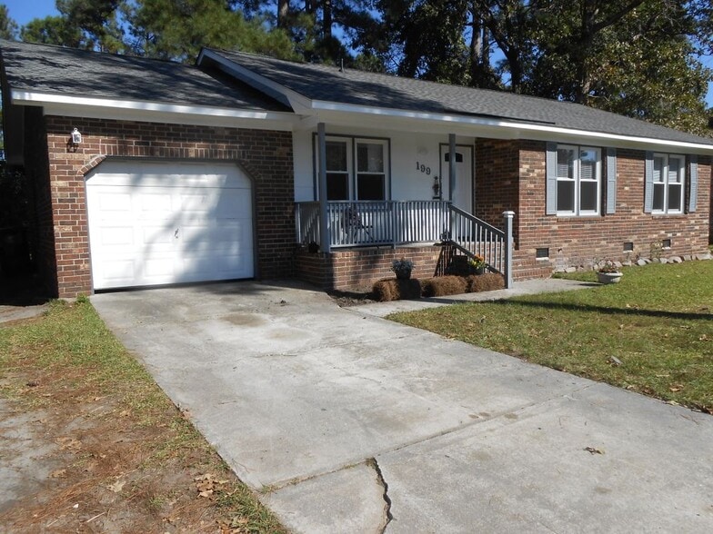 Building Photo - 199 Tall Pines Rd