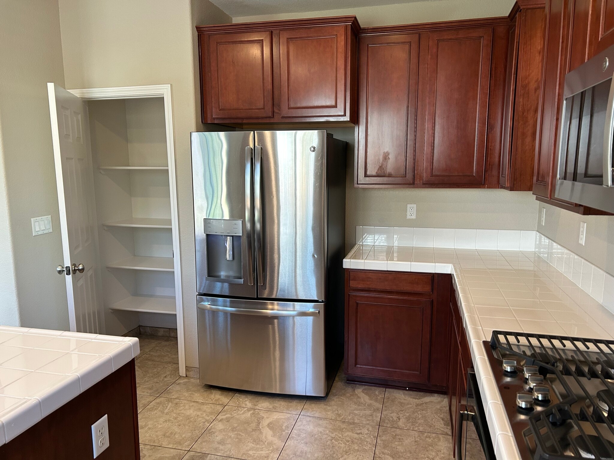 Building Photo - 435 Stradella Ct