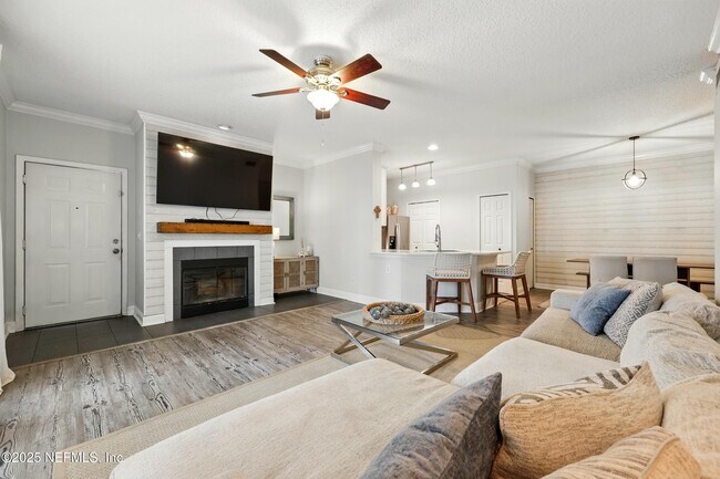 Building Photo - 43 Jardin De Mer Pl