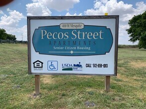 Building Photo - 400 W Mesquite