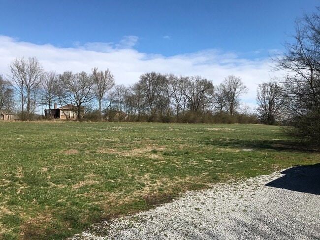 Building Photo - Corner lot with over 2 acre yard in Lebano...