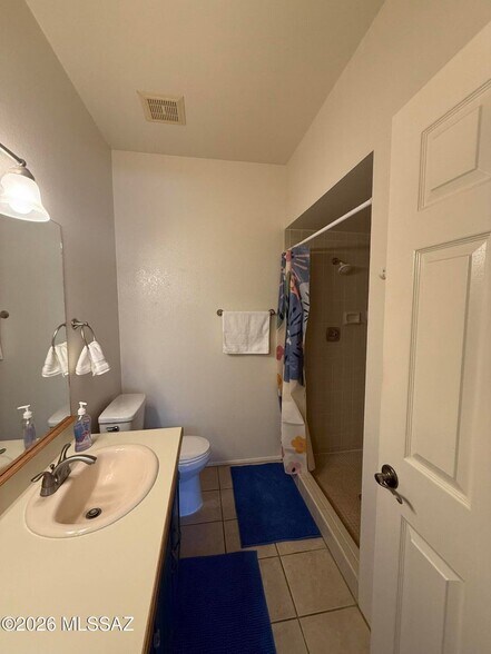 Building Photo - 5750 N Camino Esplendora