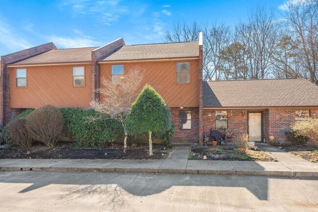 Building Photo - 2909 La Villas Dr