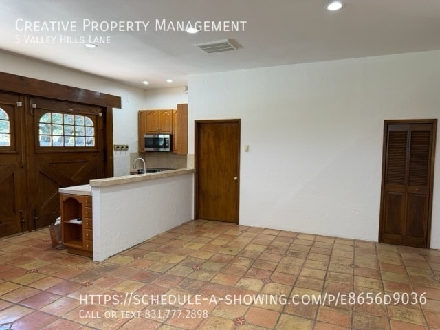 Building Photo - 5 Valley Hills Ln