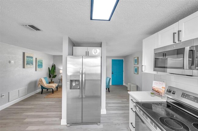 Building Photo - 7104 Castanea Dr
