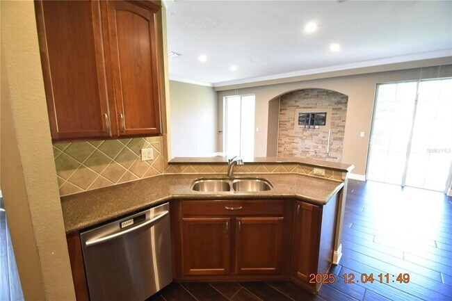 Building Photo - 6737 Eagle Feather Dr