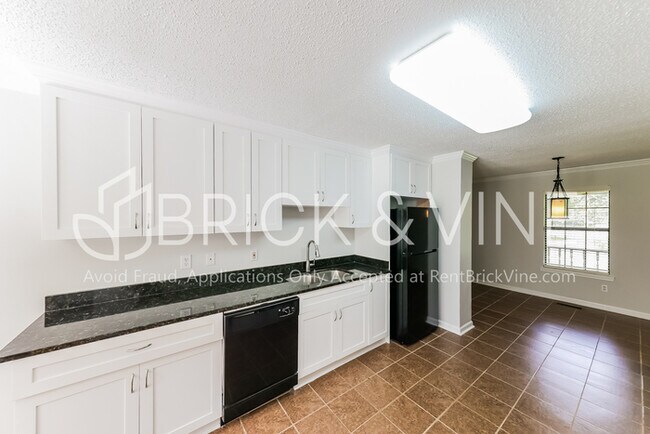 Building Photo - 6425 Woodberry Ln