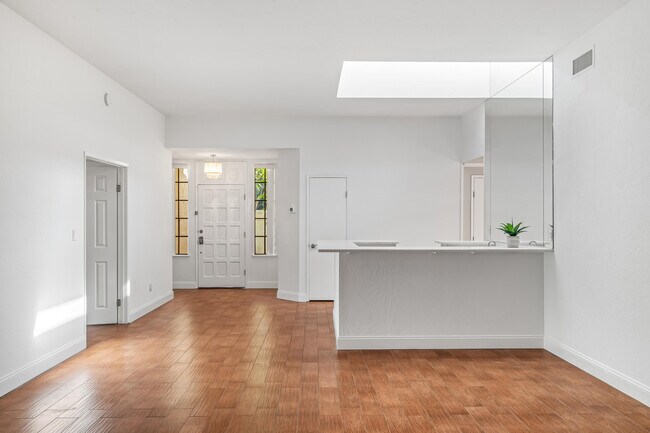 Building Photo - 37 Santo Domingo Dr