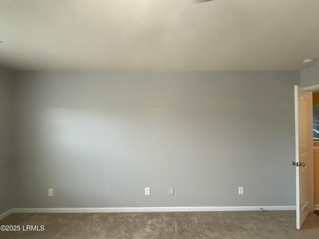 Building Photo - 204 Mission Way