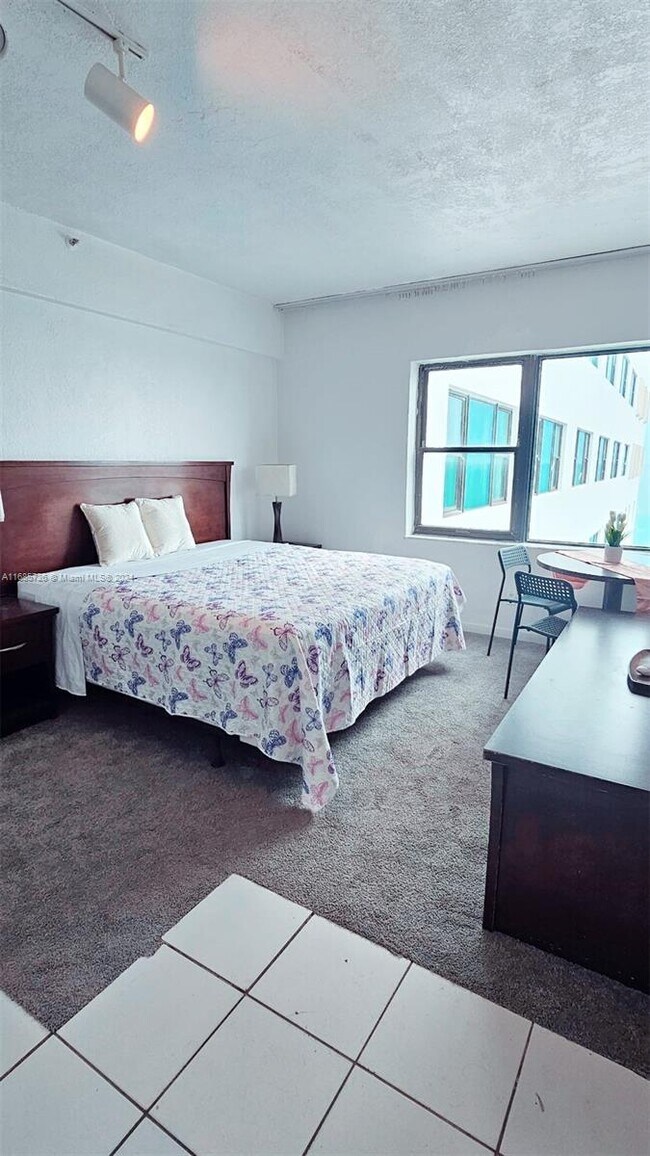 Building Photo - 6345 Collins Ave