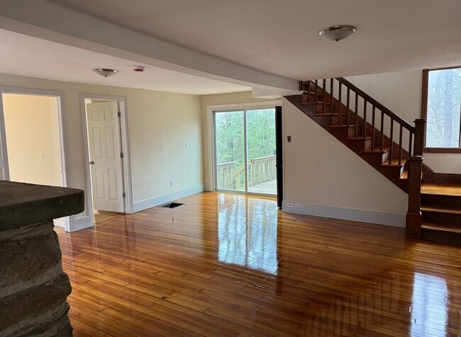 Building Photo - 300 Amherst Rd