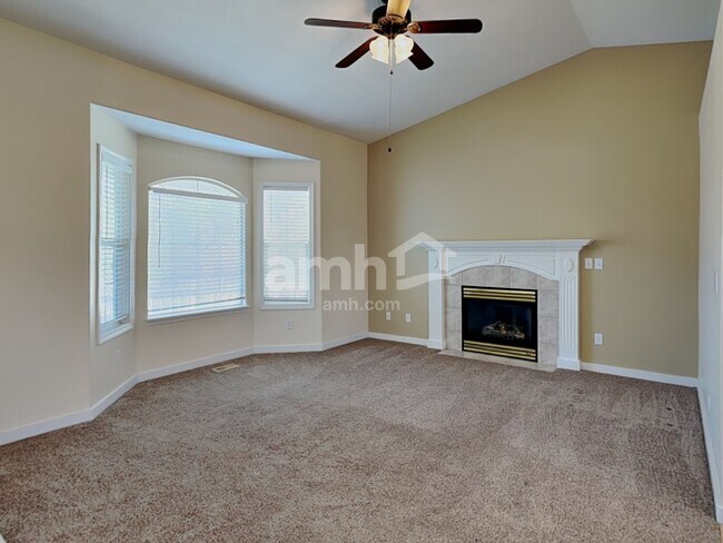 Building Photo - 2360 N Grey Hawk Ave