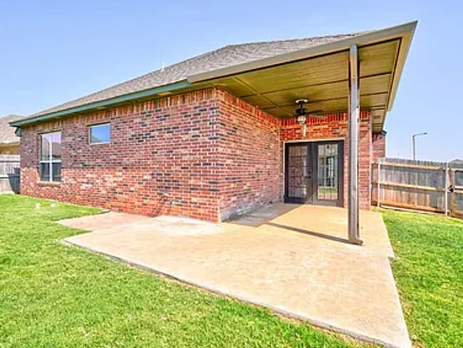 Building Photo - Magnificent 3BD/2BTH home in Council Ridge