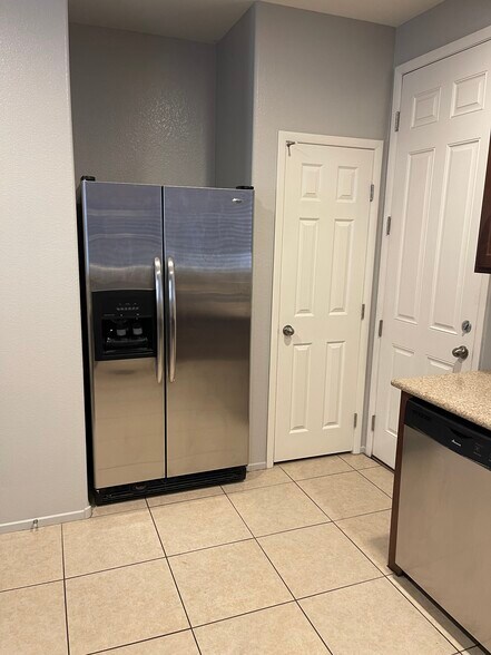 Building Photo - 7709 Pista Way