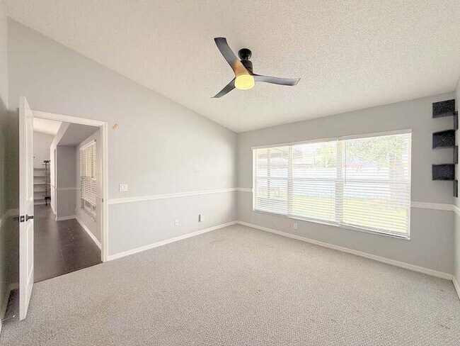 Building Photo - 1118 Hardwood Dr