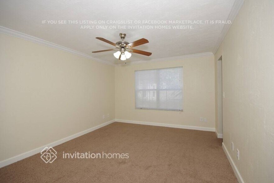 Building Photo - 1725 Pine Tree Dr