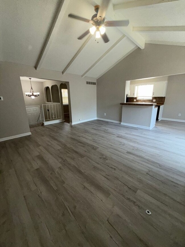 Building Photo - Spacious 3 Bedroom Home with Finished Base...