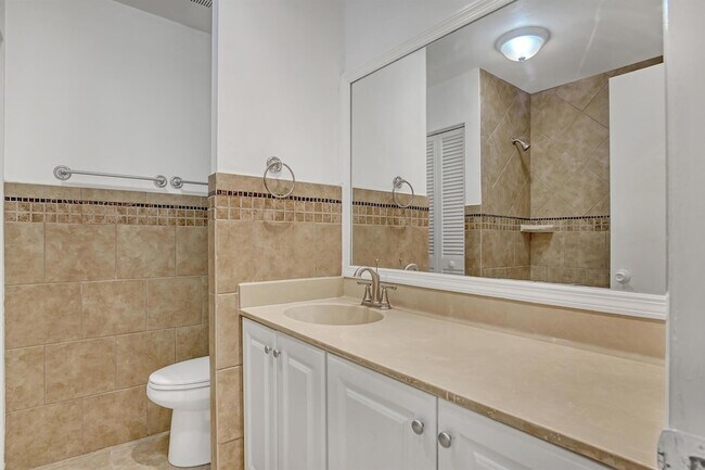 Building Photo - 241 NW 15th St