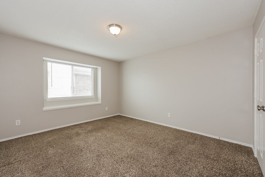 Building Photo - 3222 Eagle Ln