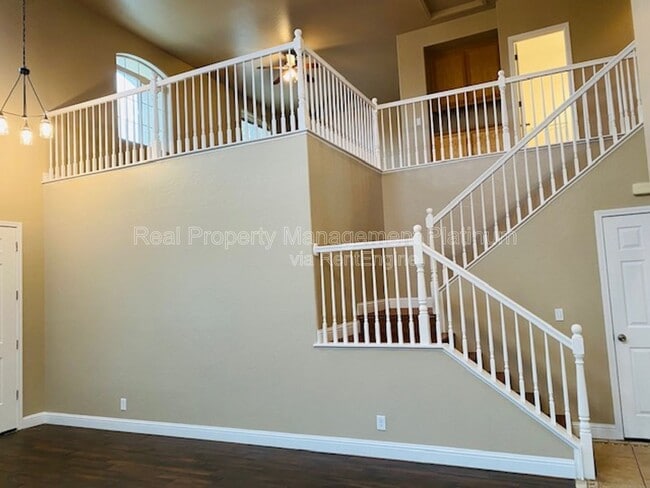 Building Photo - 1875 N Belvedere Ave