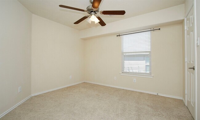 Building Photo - 14 BowerBank Ct