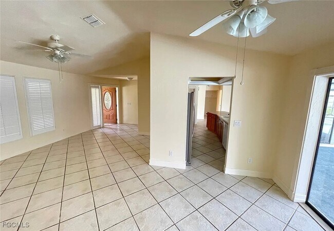 Building Photo - 919 SE 21st Ln