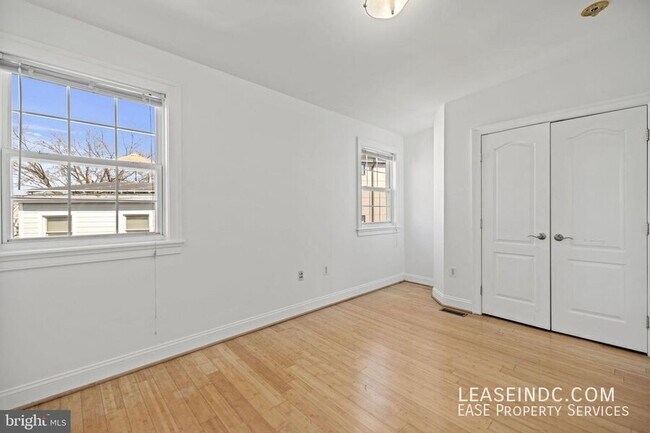 Building Photo - 21 Q St NW