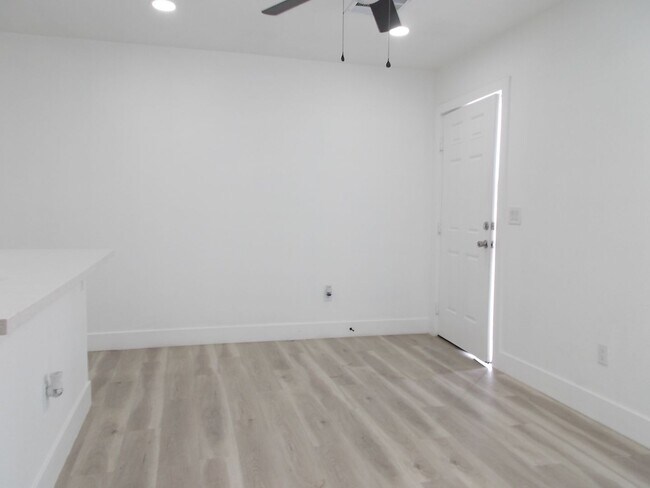 Building Photo - 532 N 9th St