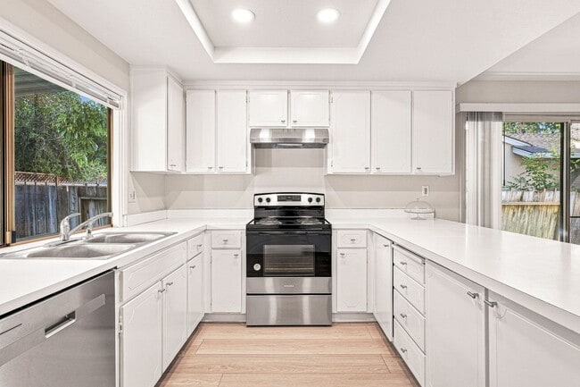 Building Photo - 6741 Altiplano Way