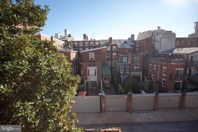 Building Photo - 916 Spruce St