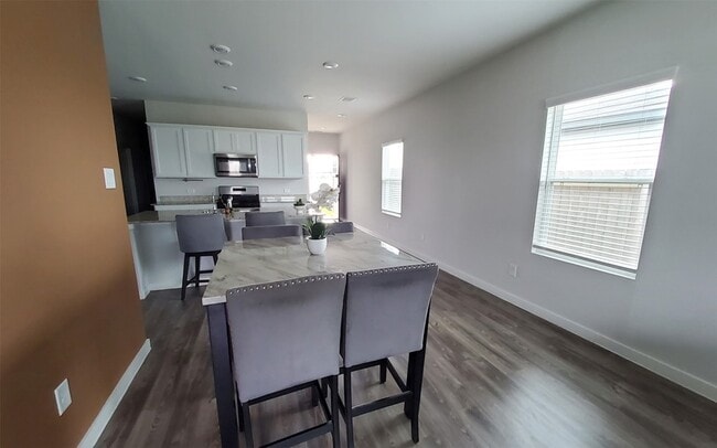 Building Photo - 17359 King Eider Rd