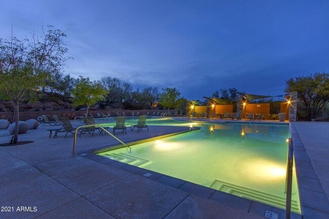 Building Photo - Gorgeous 4 Bed 3 Bath 3 Car home in Peoria with community Pool