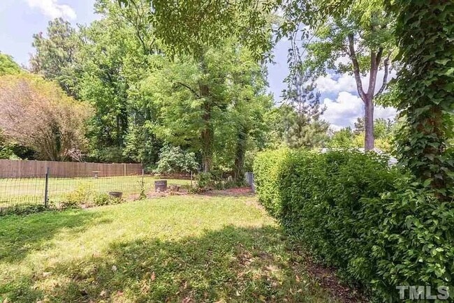 Building Photo - 2602 Wayland Dr